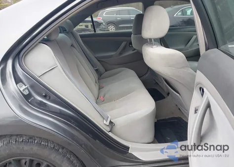 2010 Toyota Camry Le z USA, uszkodzony, nr VIN 4T4BF3EK1AR003603